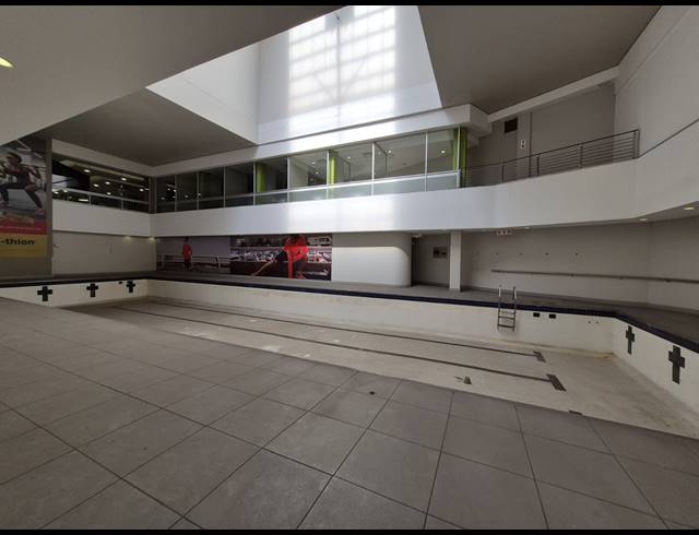 2,355M² RETAIL TO LET IN CRAIGHALL